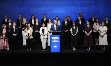 Com Cambio De Gabinete.jpg