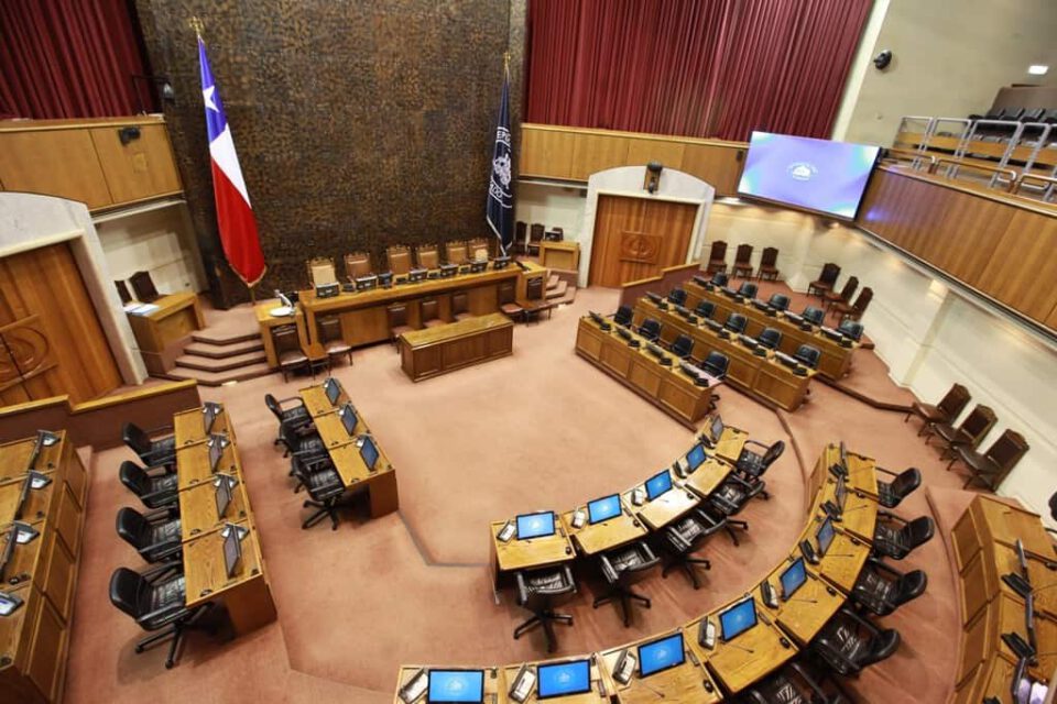 Sala Del Senado De Chile 1024x683 1